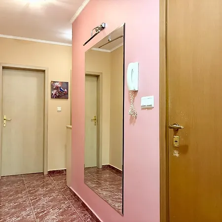 Bright 2br - Free Parking-near Sea Garden & Apartment *