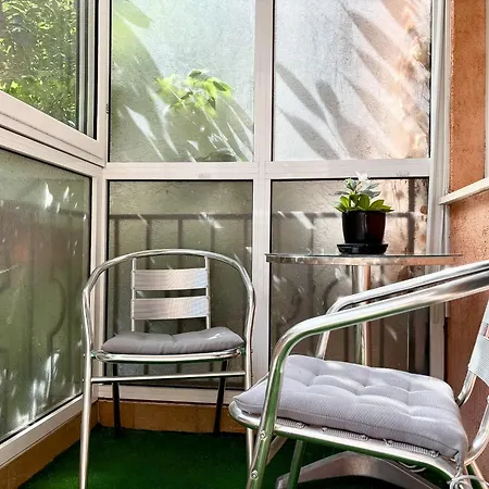 Apartment Bright 2br - Free Parking-near Sea Garden &