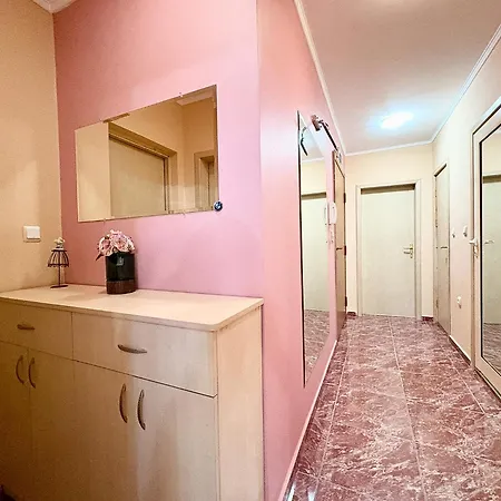 Apartment Bright 2br - Free Parking-near Sea Garden &